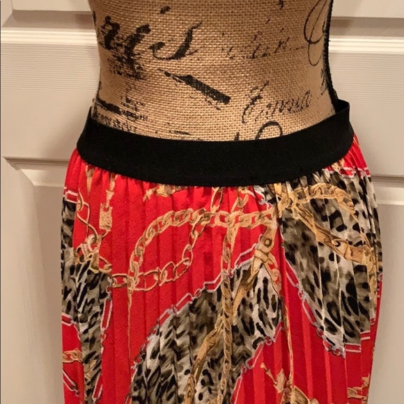 Red leopard accordion skirt - Picture 7 of 8